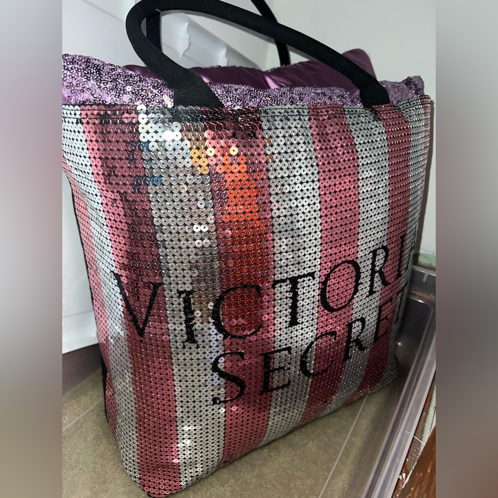 Victoria’s Secret Tote bag